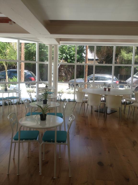 Sitges Beach Hostel Экстерьер фото
