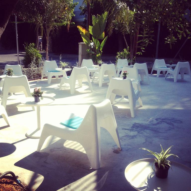 Sitges Beach Hostel Экстерьер фото