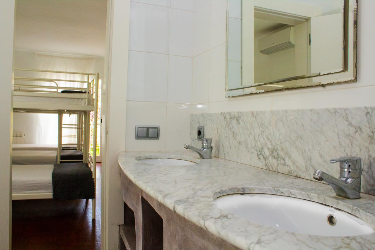 Sitges Beach Hostel Экстерьер фото