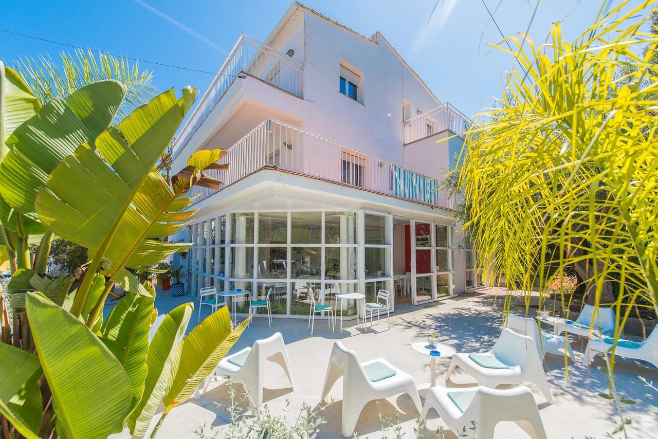 Sitges Beach Hostel Экстерьер фото