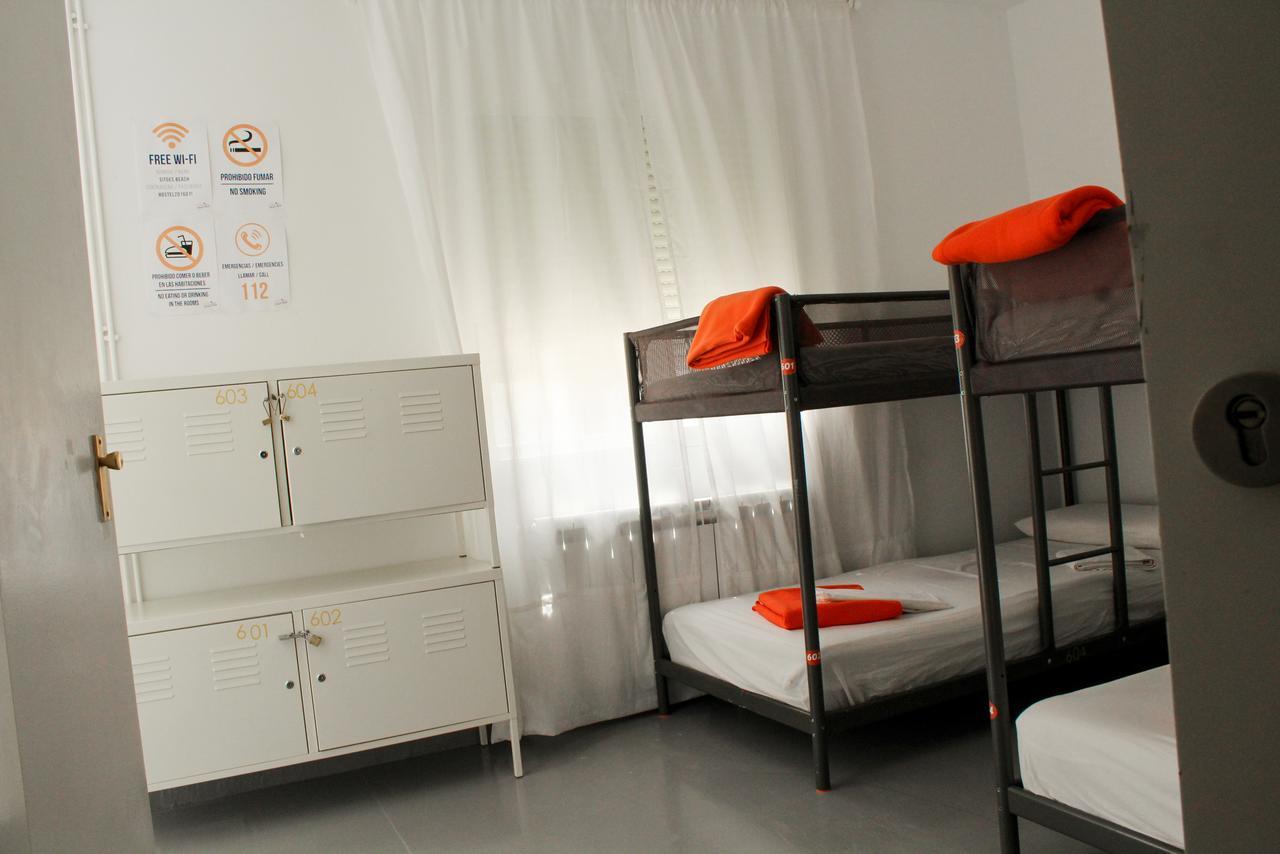 Sitges Beach Hostel Экстерьер фото